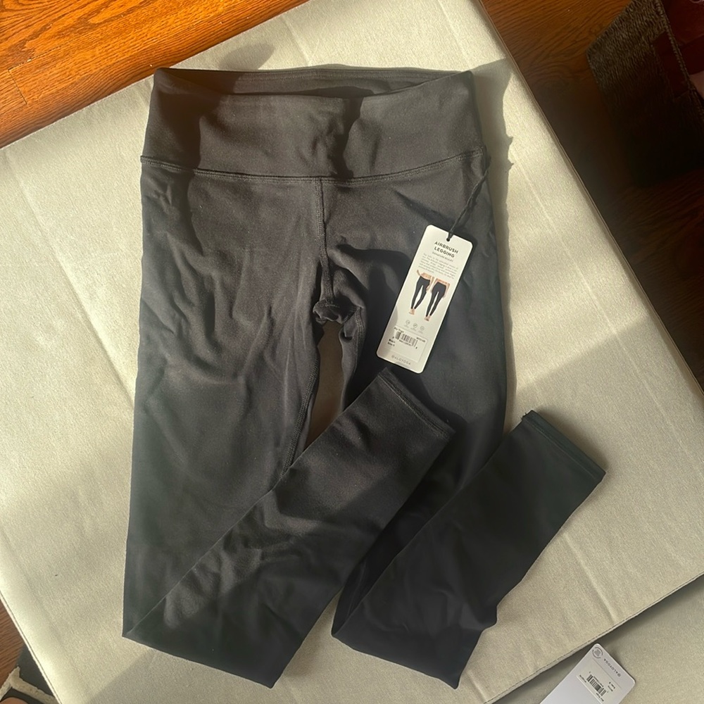 NWT - Alo Airbrush Legging, Black size 8